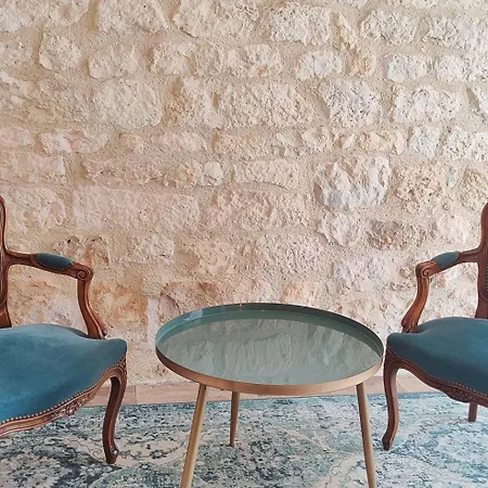 乐恩沃丽索维奇住宿加早餐旅馆 Livers-Cazelles